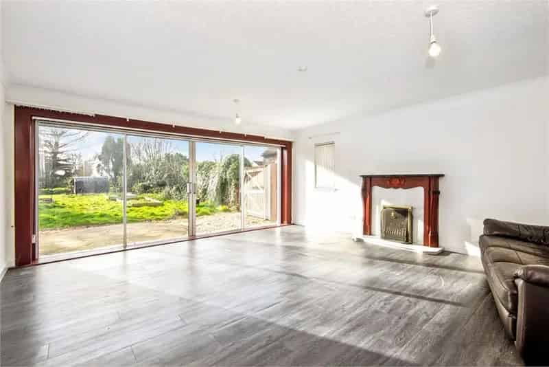 4 Bed Detached House Dunshalt Large Garden Integral Garage
