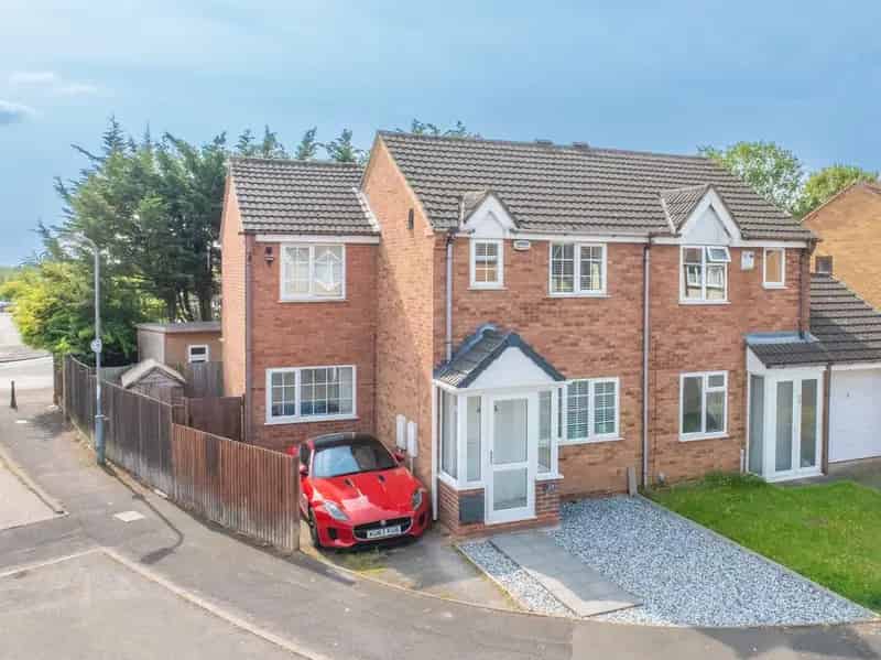 3 Bedroom Semi-Detached House for Sale Acocks Green