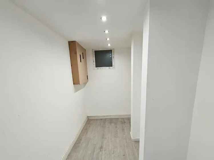 Spacious 2-Bed Newly Renovated Terrace House Heckmondwike WF16