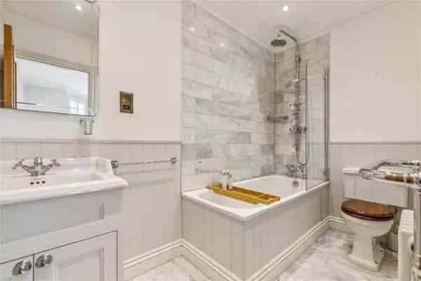 Semi Detached Property with Two Double Bedrooms and En Suite Bathrooms