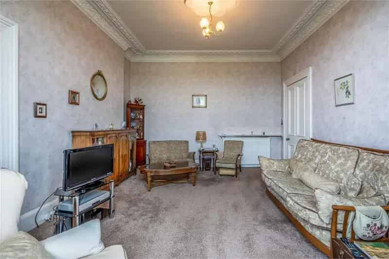 4 Bed House - End Terraced with 2 Reception Rooms Magnificent Views