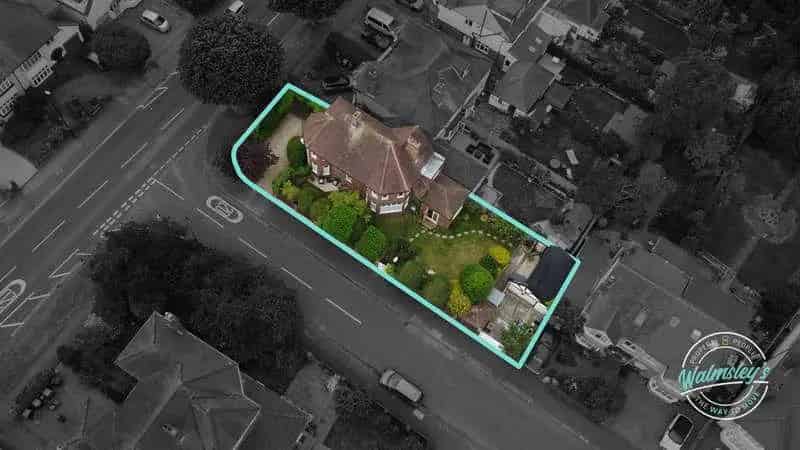 3 Bed Detached House for Sale Earlsdon