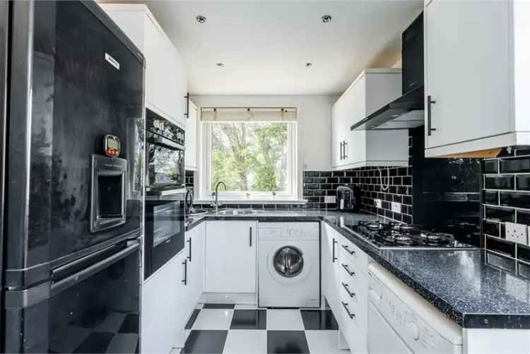 2 Bed Flat - Upper with 2 Reception Rooms