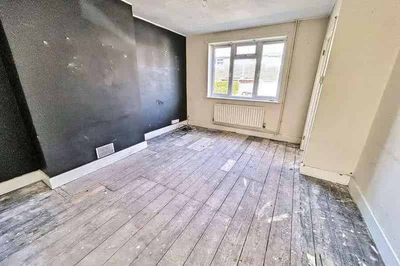 2 Bed House For Sale Needs Modernisation Great Investment Potential