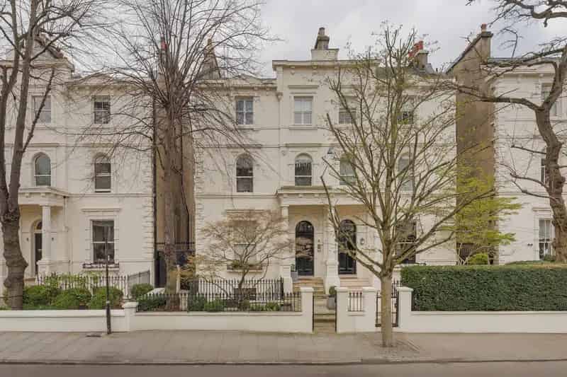 Grade II Listed 5 Floor House in Little Venice with Private and Communal Gardens