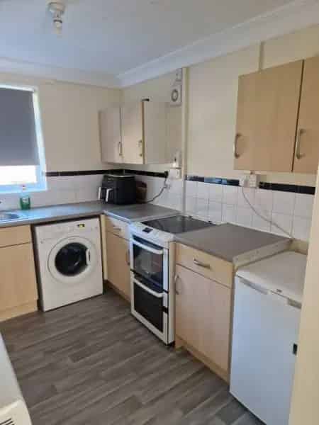 One Bedroom Flat Toppesfield Spacious Parking Shared Garden Multi Swap