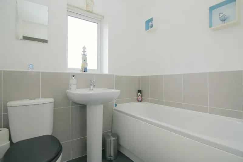 4 Bed Detached House for Sale - Chain Free