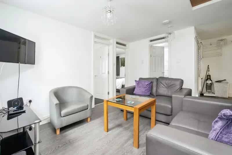 Three Bedroom Flat Access Bungalow Modern Design