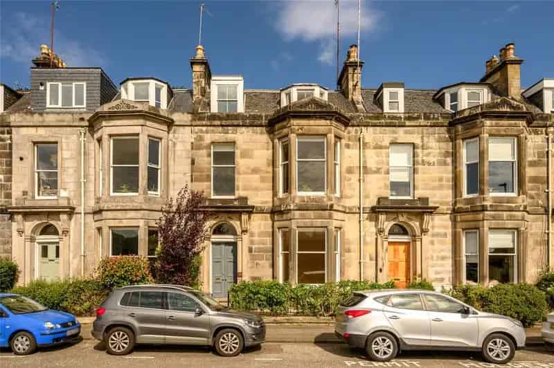 2 Bedroom Apartment for Sale in Edinburgh New Town