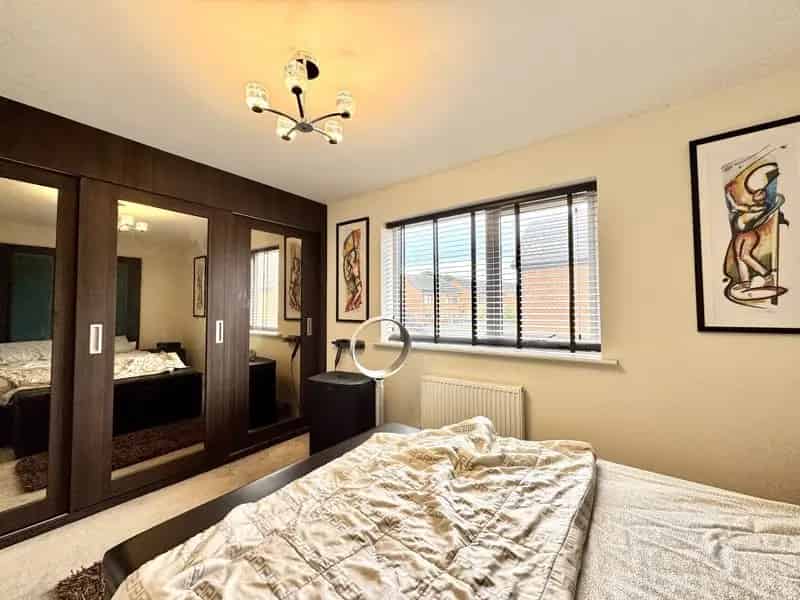4 Bedroom Detached House to Rent Canal Views Modern Luxury