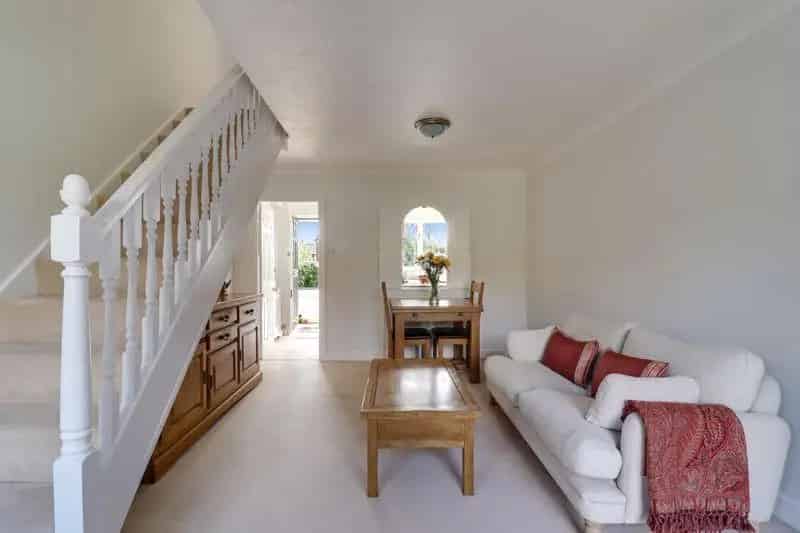2 Bed House for Sale Windlesham No Onward Chain