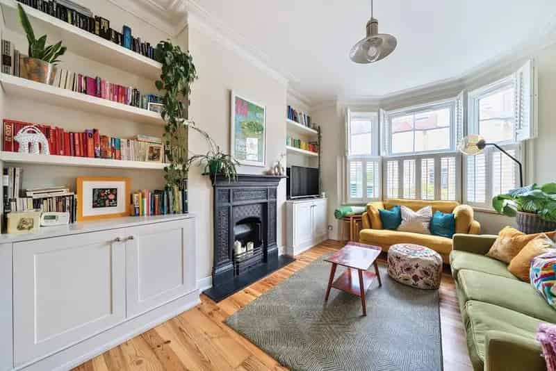Spacious Three-Bedroom Victorian House Near Amenities