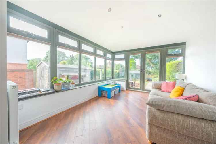 House For Sale in Leeds, England