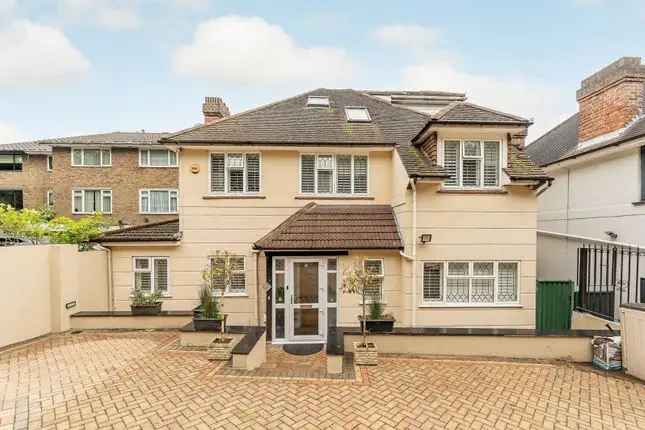 7 Bedroom Detached House for Sale in Crystal Palace