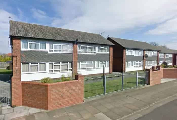 1 Bed Flat Southport Single Couple Walk in Shower Adapted Needs