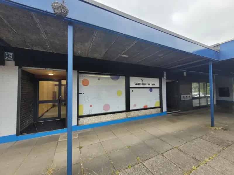 Single Story Retail Unit with Rear Parking