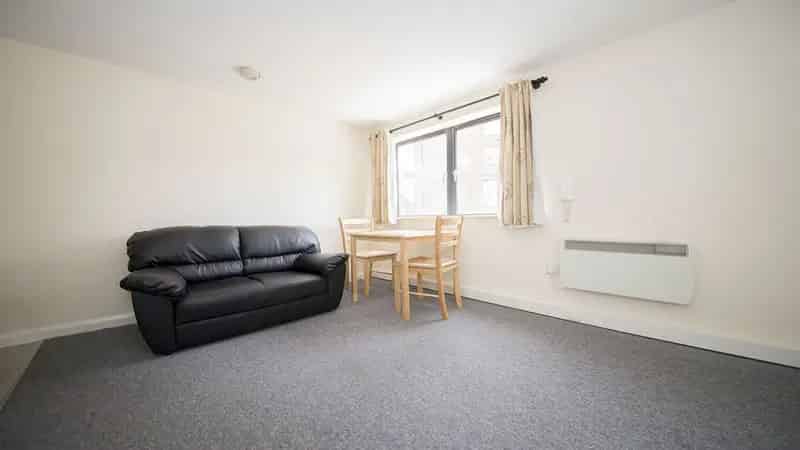 0 Bedroom Studio Apartment near Arsenal Rent