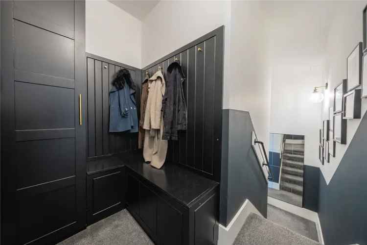 Spacious 2-Bed Split Level Apartment with Parking