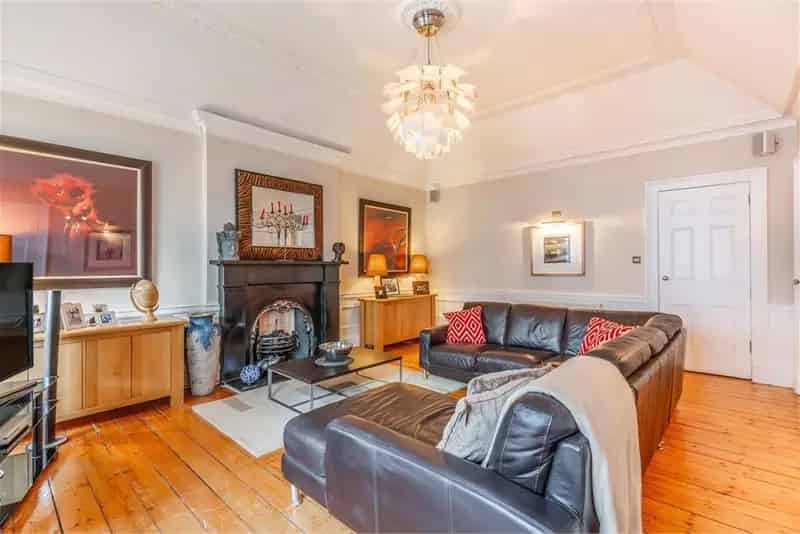 4 Bed Flat West End Edinburgh Private Parking Characterful Apartment