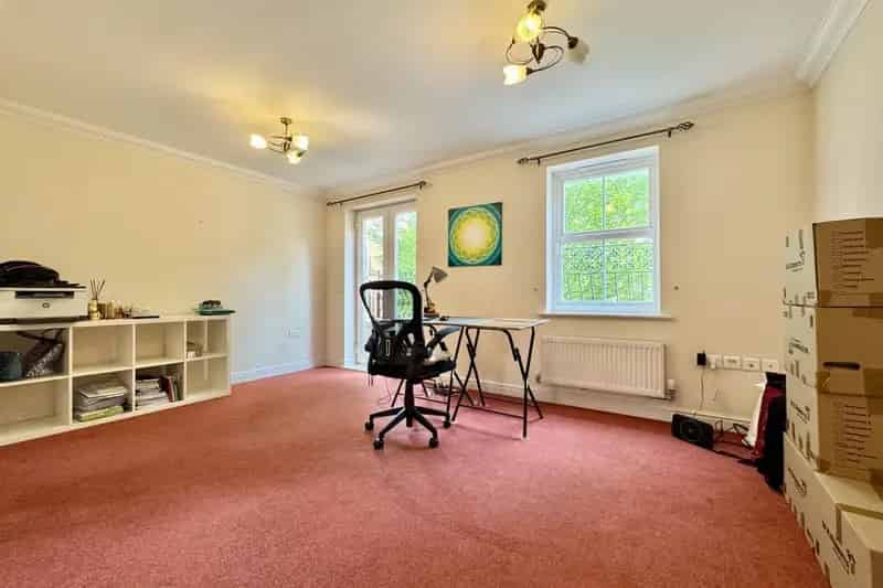 3 Bed House Near City Centre  Garage Parking Zero Deposit