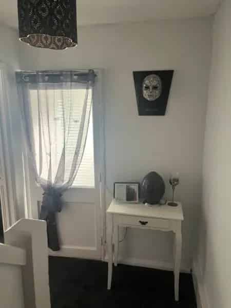 3 Bedroom House with Dining Room and Parking