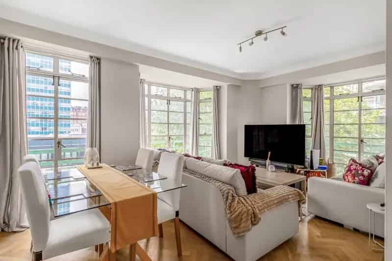 4 Bedroom Art Deco Apartment Fourth Floor
