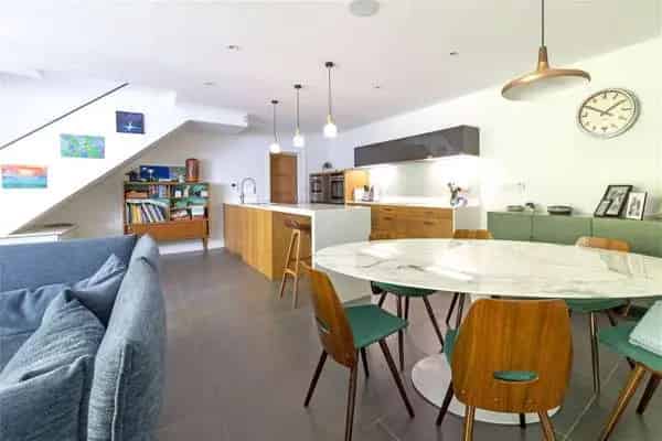 Contemporary Semi-Detached Home in London SW4