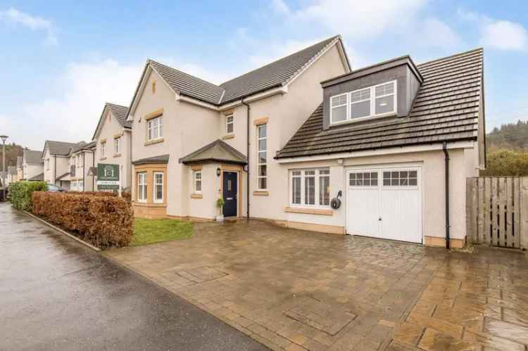 6 Bedroom Detached House For Sale