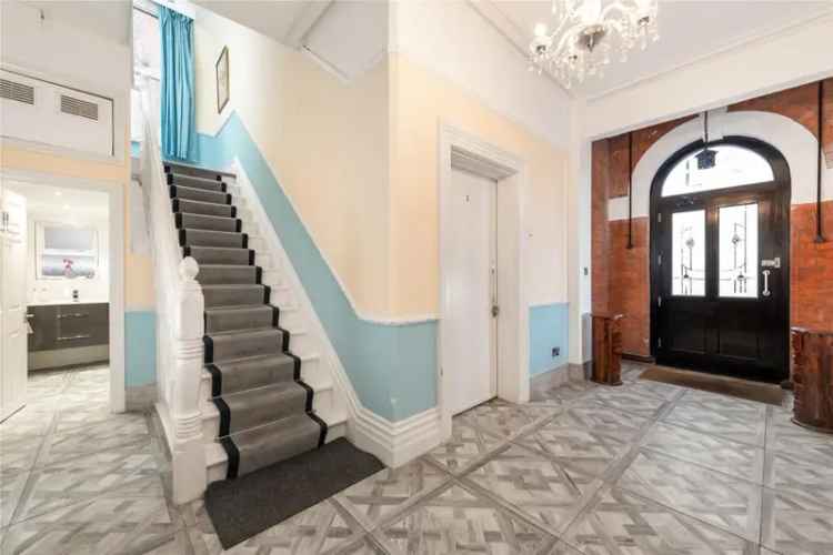 19 Bedroom Detached House for Sale Near Bedford Park