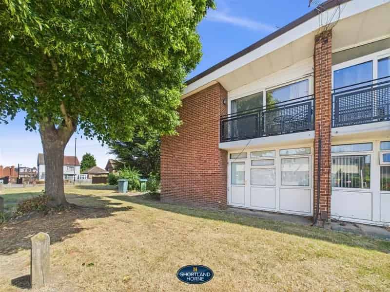 1 Bedroom Apartment to Rent Wyken Near Amenities