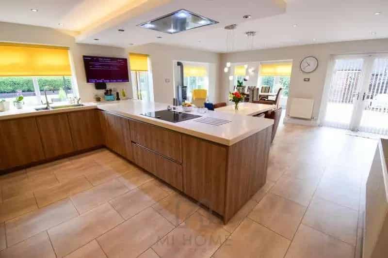4 bed house for sale