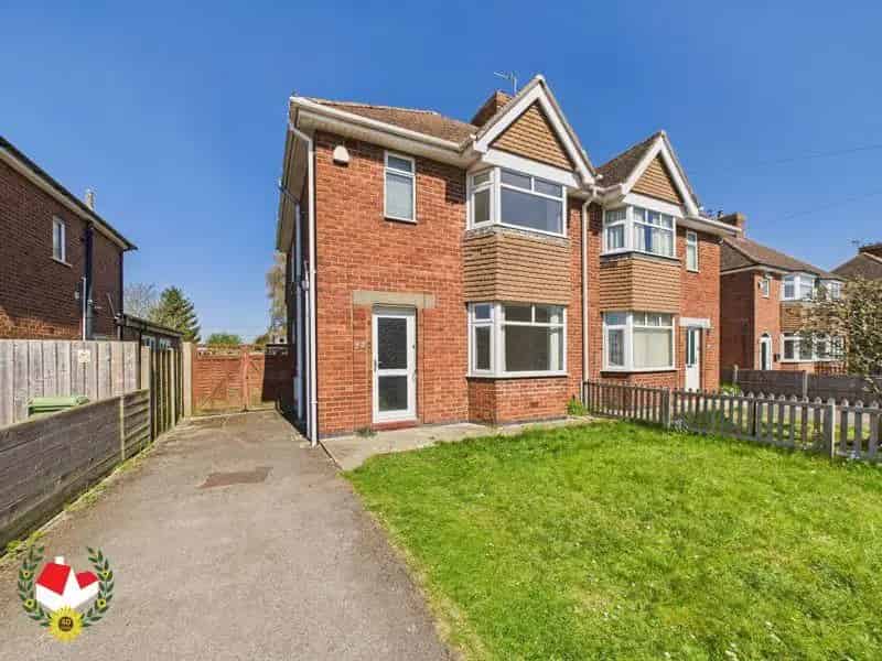 3 Bedroom Semi Detached House For Sale