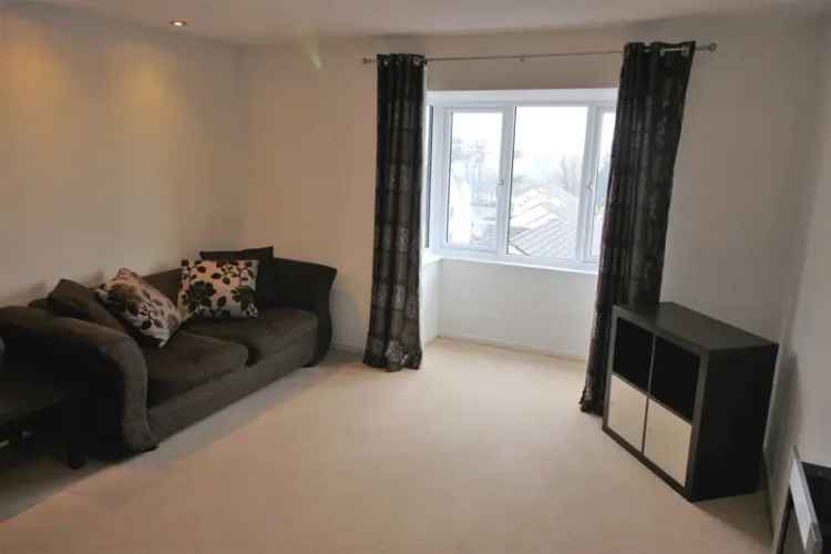 2 Bedroom Flat to Rent Beacon Park Modern Kitchen Allocated Parking