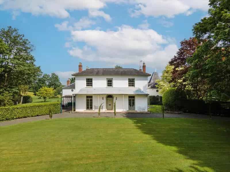 Ashcroft House: 8 Bedroom Georgian Farmhouse with Equestrian Facilities and 40 Acres