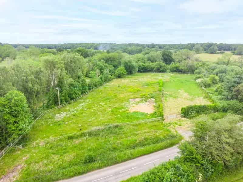 1.5 Acre Grazing Land with Development Potential near Tring