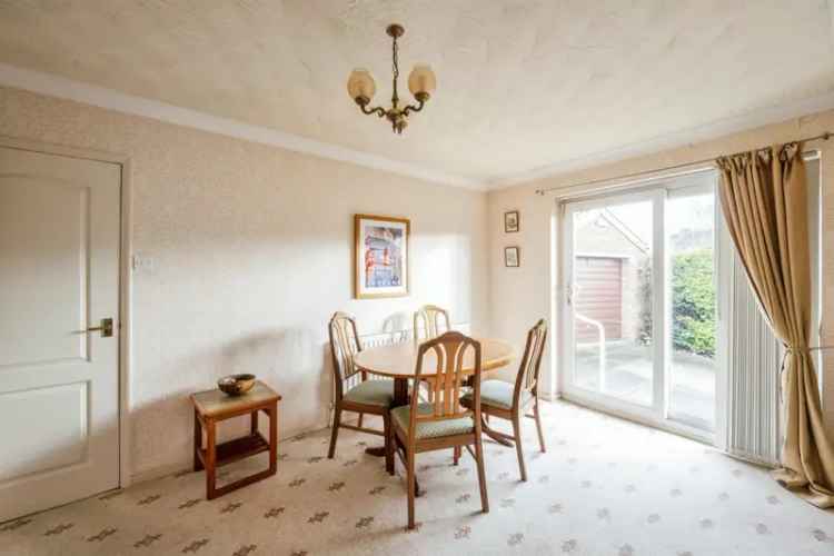3 Bed House with Garage and Gardens
