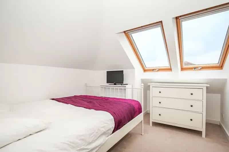 2 Bedroom Flat for Sale London SE6 Corbett Estate