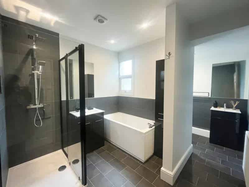 2 Bedroom Flat To Rent Available May 15 2025