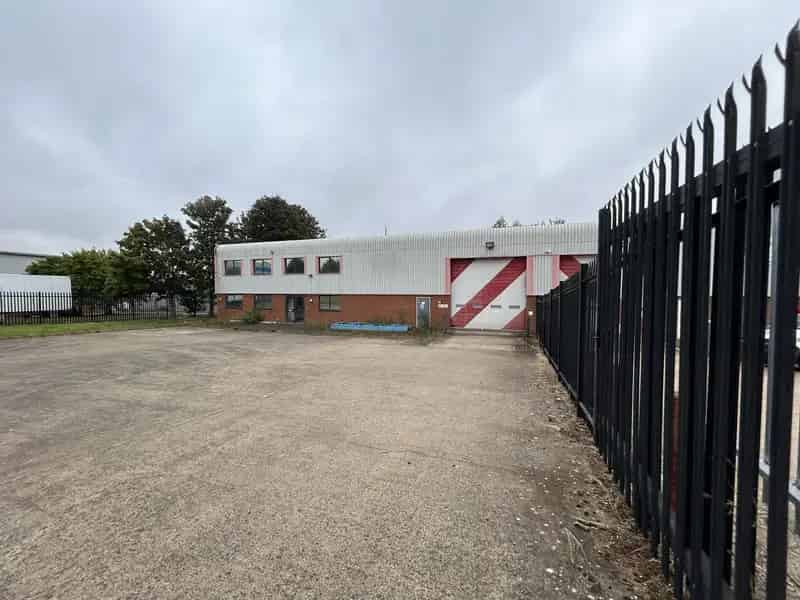Semi Detached Industrial Warehouse Unit For Sale