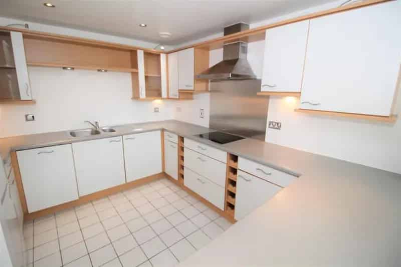 3 Bedroom Duplex Apartment Near Glasgow City Centre
