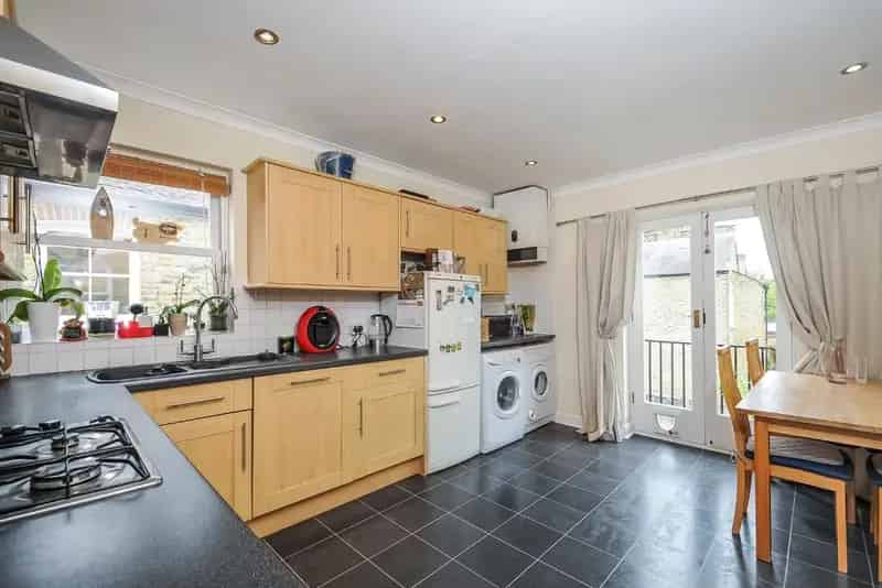 Three Bedroom Maisonette Wimbledon South Park Gardens