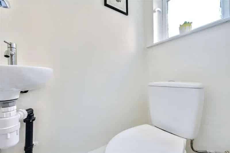 2 Bed House for Sale Beeston Modern Mid Terrace
