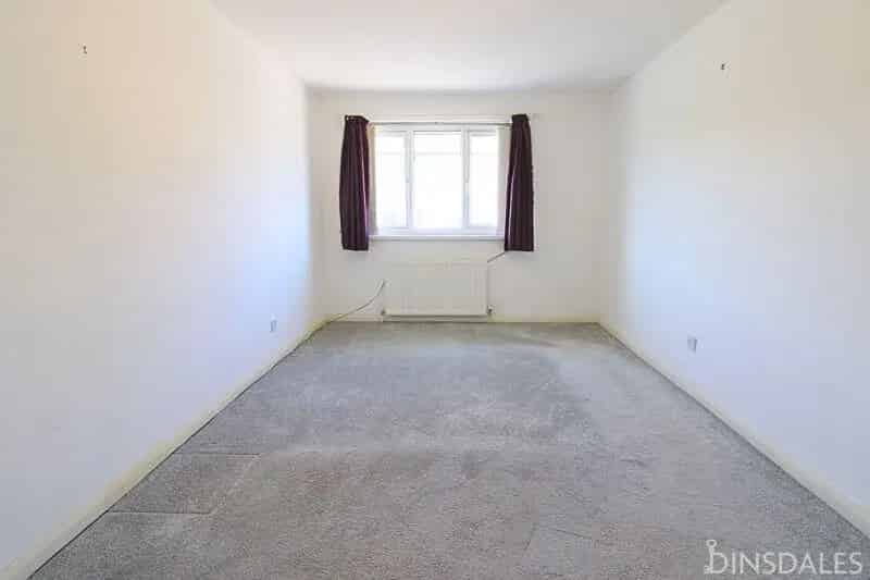 3 Bedroom Semi-Detached House for Sale Solar Panels Electric Car Charging