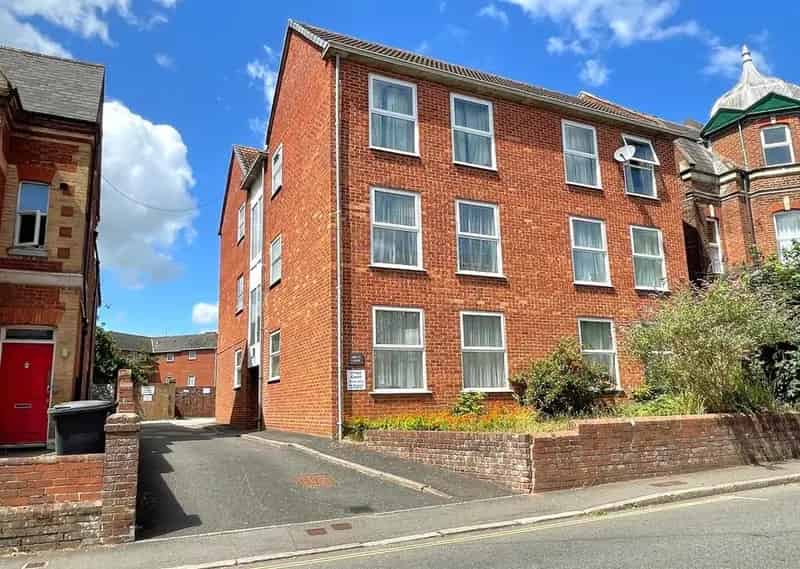 2 Bedroom Flat for Sale Exeter