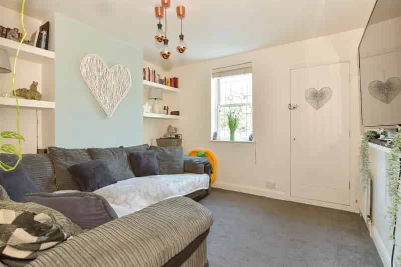 2 bedroom terraced house for sale