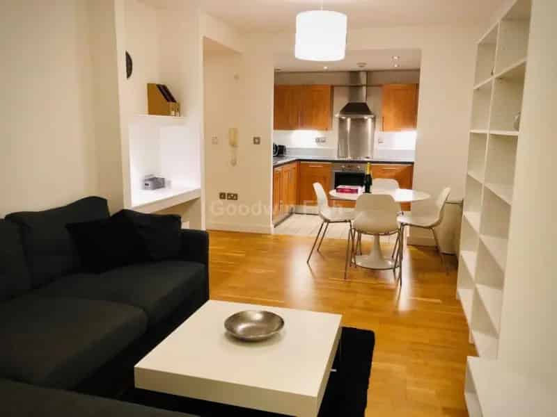 2 Bedroom Apartment House to Rent