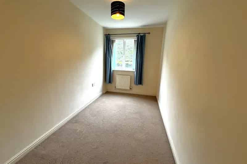 Two Bedroom Apartment Milton Keynes Zero Deposit Gated Parking