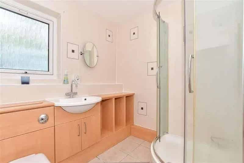 2 Bed Flat for Sale in Canterbury - Chain Free