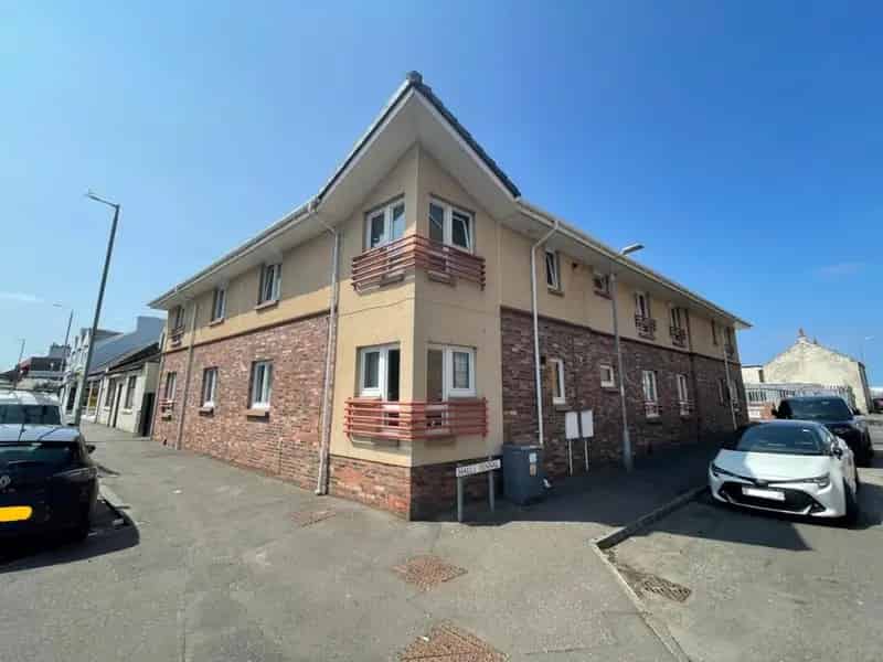 3 Bedroom Flat For Sale Modern Development Allocated Parking