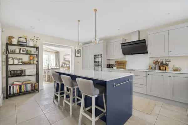 Spacious Family Home with Classic Feel - 4 Beds, 2 En-Suites, Detached Garage